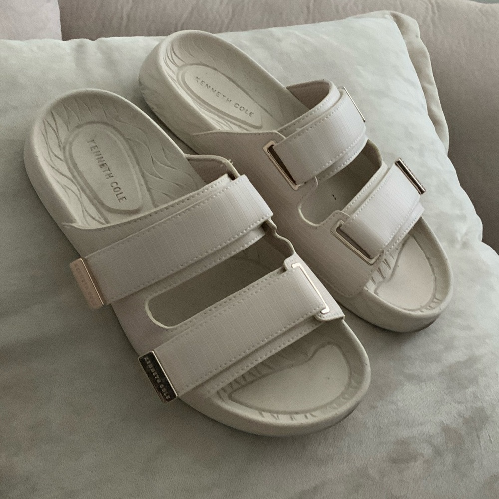 Kenneth Cole Women's Cream Slide Sandals